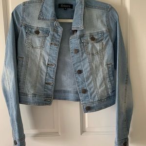 Lightly washed cropped jean jacket